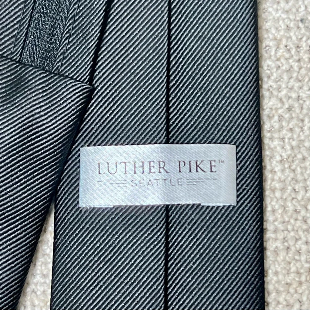 Luther Pike Kids Necktie Black - Pre-tied